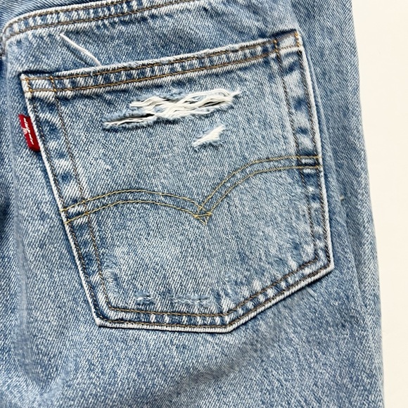 Levis Womens 501 Original Fit Selvedge Distressed High Rise Straight Fit Jeans - Picture 12 of 14